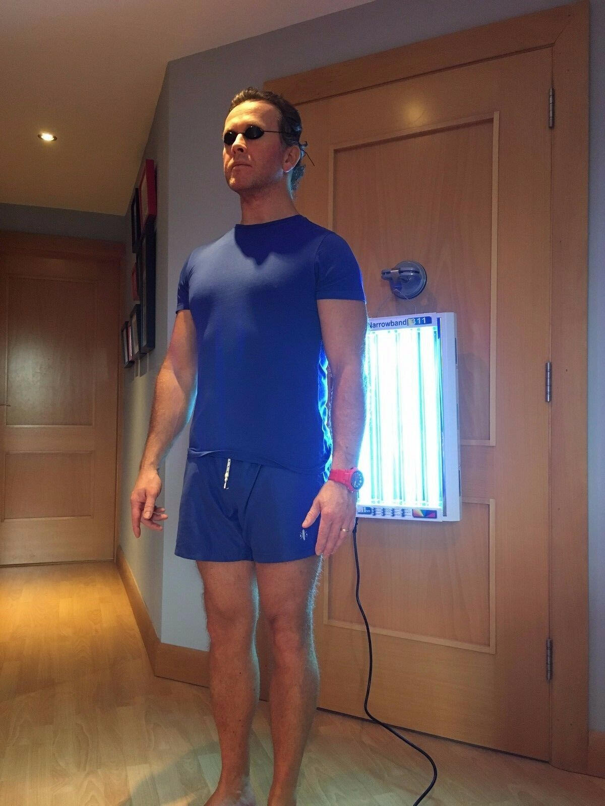 e4000™ MIDI 2ft x 4 tube Lamp - UVB Narrowband - Portable 200w @ £629.00